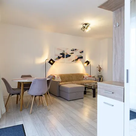 Lovely House By Mary Supercentral And Parking