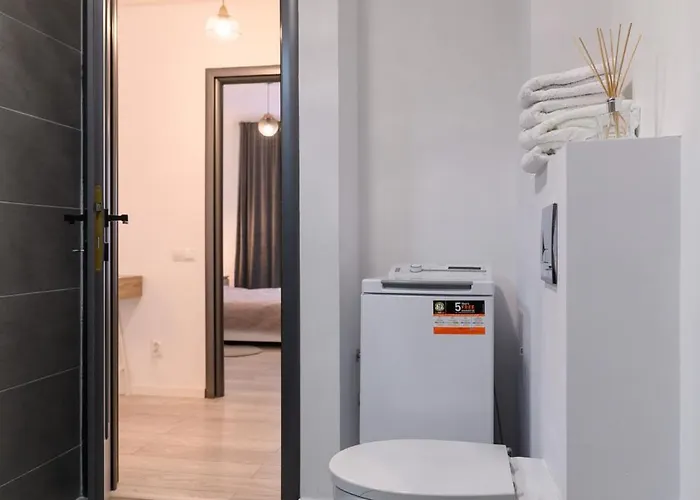 Lovely House By Mary Supercentral And Parking Apartament