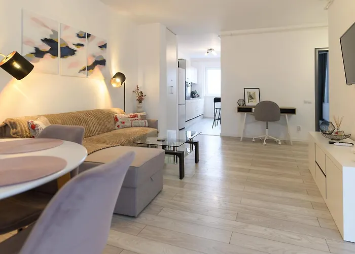 Lovely House By Mary Supercentral And Parking *